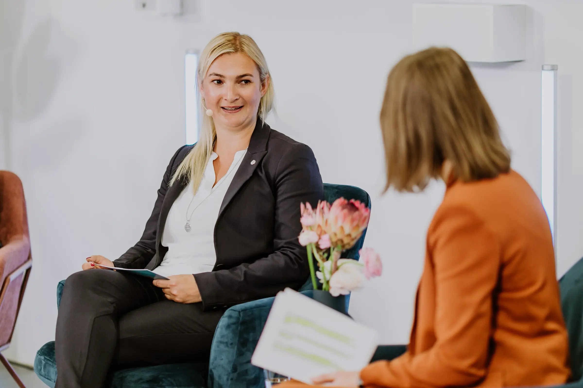 orträt von Denise Schurzmann – Unternehmerin, Netzwerkerin und Fürsprecherin für Female Leadership in der Wirtschaft.